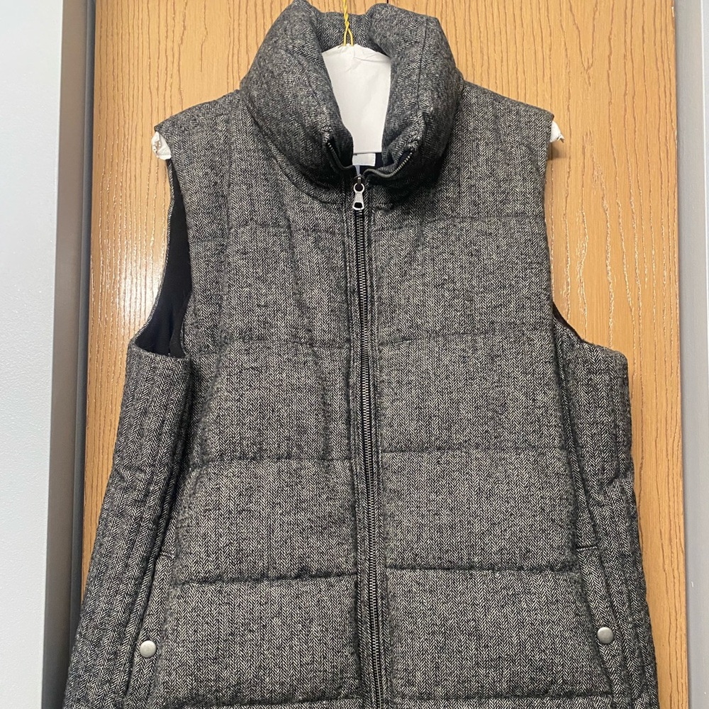 Womens fleece-lined houndstooth puffer vest